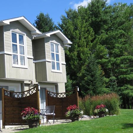 Auberge Aux Deux Peres Magog Exterior foto